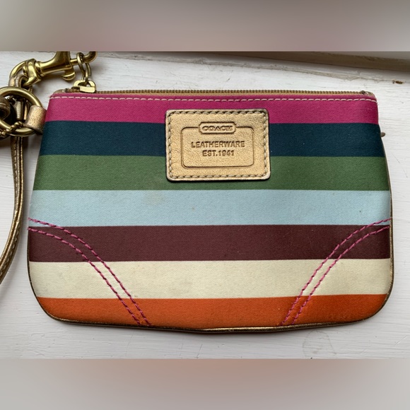 Coach mini Wristlet - Picture 6 of 7